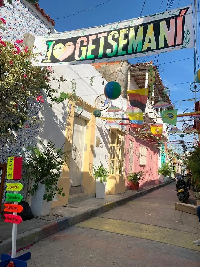 Fun House Pool & Rooftop Best Location Getsemani! Cartagena